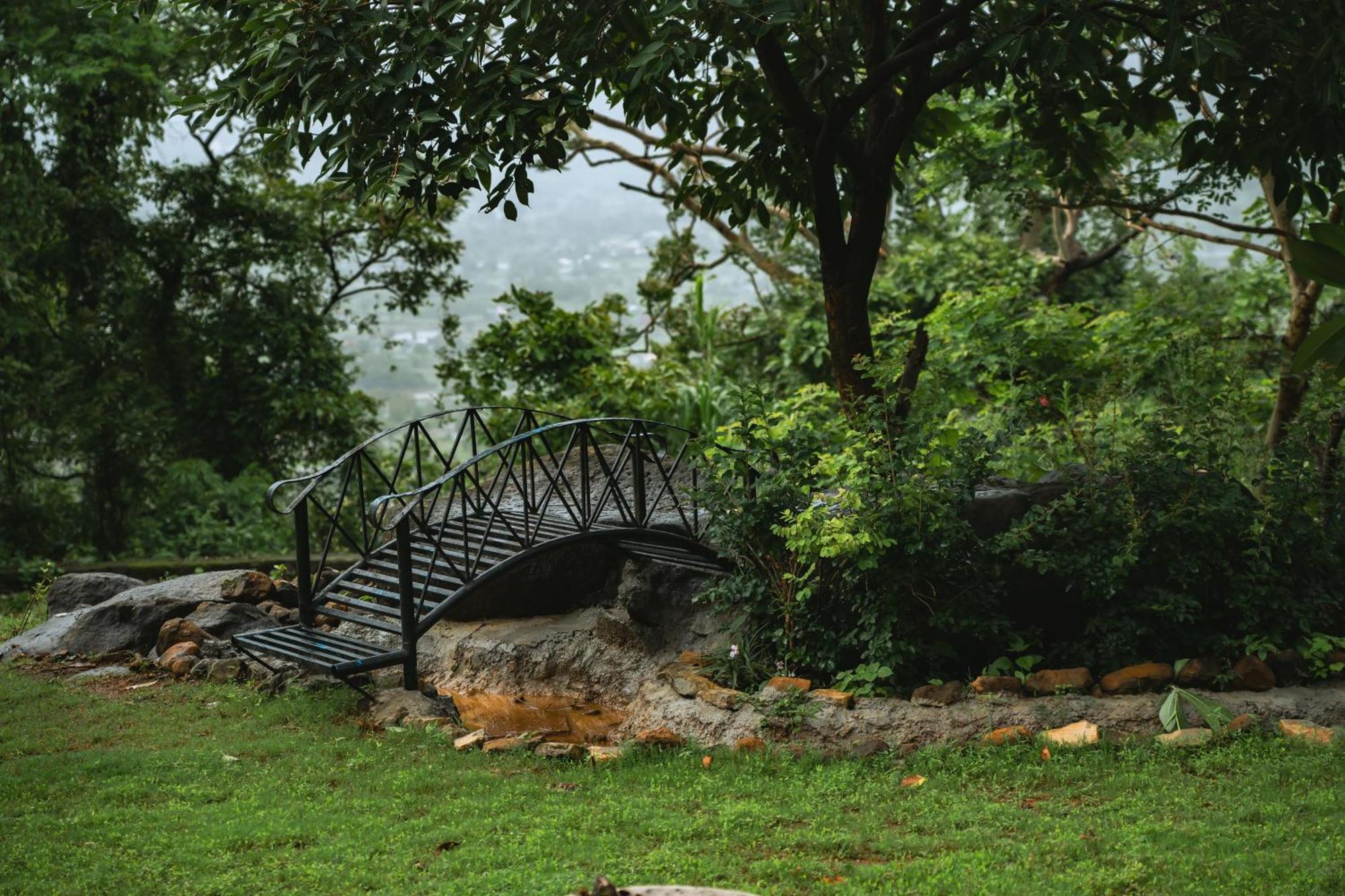 Rajlok Resorts Pune Eksteriør billede
